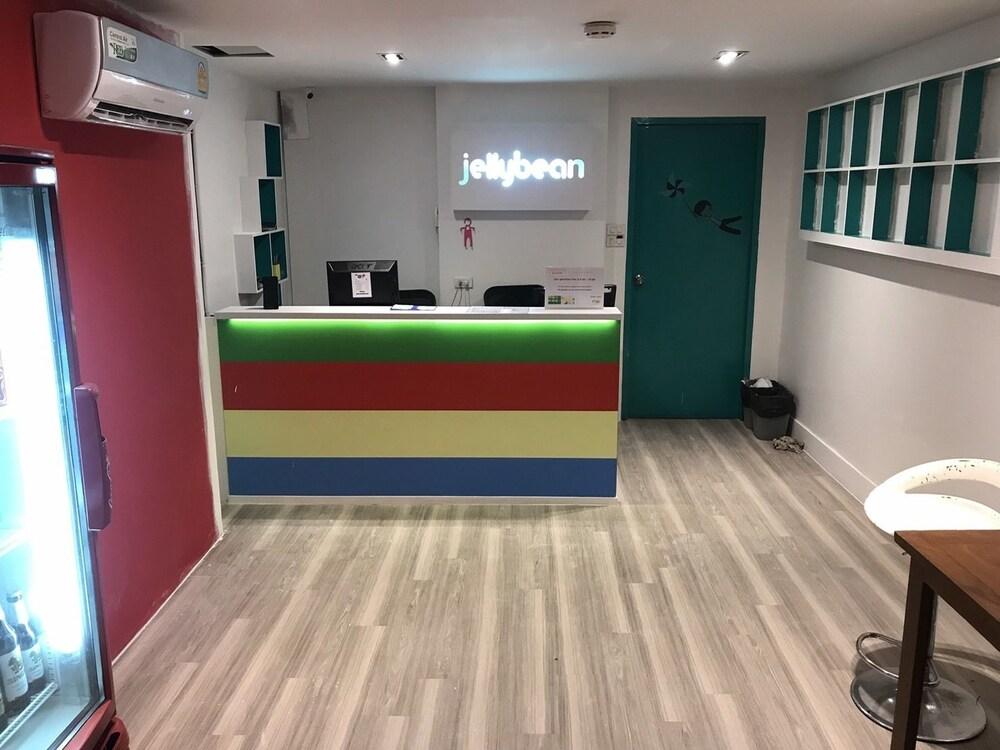 Jellybean Ezy Hostel Sathorn Банкок Екстериор снимка