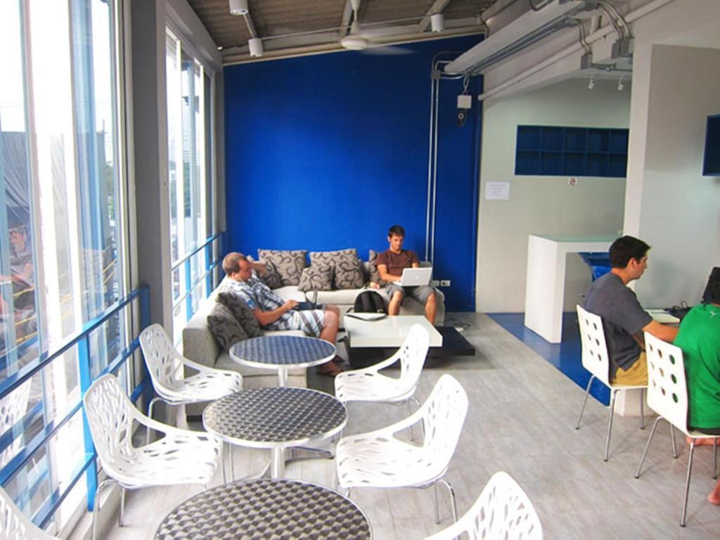 Jellybean Ezy Hostel Sathorn Банкок Екстериор снимка