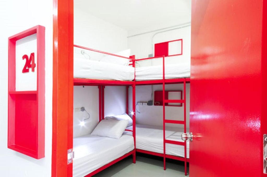Jellybean Ezy Hostel Sathorn Банкок Стая снимка