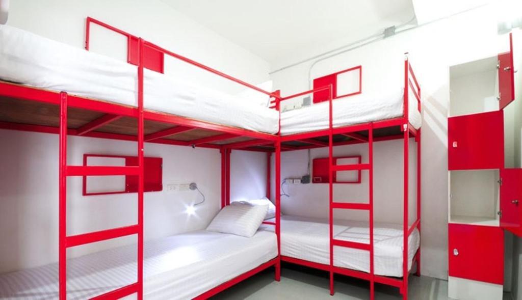 Jellybean Ezy Hostel Sathorn Банкок Стая снимка