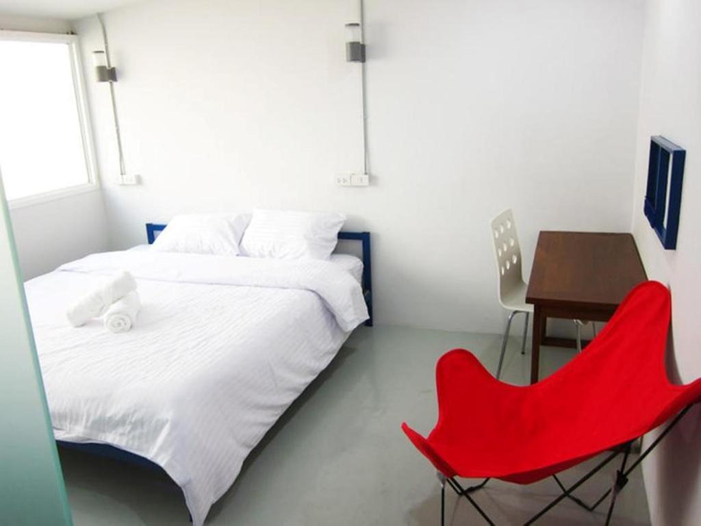 Jellybean Ezy Hostel Sathorn Банкок Стая снимка
