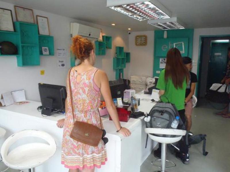 Jellybean Ezy Hostel Sathorn Банкок Екстериор снимка