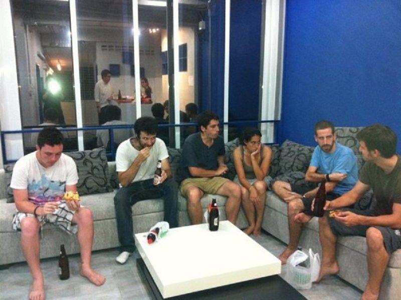 Jellybean Ezy Hostel Sathorn Банкок Екстериор снимка